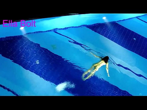❤️ Saya tidak boleh berhenti menonton, berambut perang muda ditangkap berenang bogel di kolam peranginan ELLA BOLT Lucah cantik di lucah ms.villagesexvideos.ru