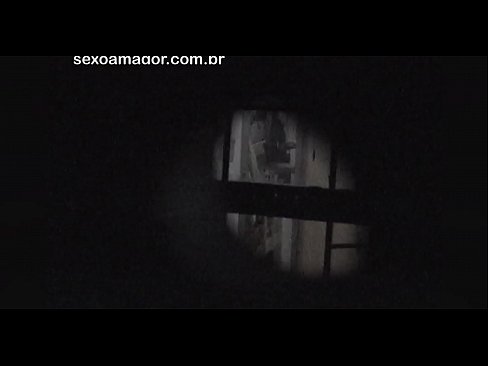 ❤️ Blondie dirakam video secara rahsia oleh intip kawasan kejiranan yang tersembunyi di sebalik batu bata kosong Lucah cantik di lucah ms.villagesexvideos.ru