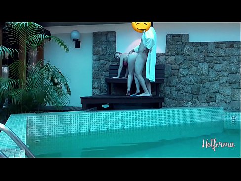 ❤️ Bos menjemput pembantu rumah ke kolam, tetapi tidak dapat menahan panas Lucah cantik di lucah ms.villagesexvideos.ru